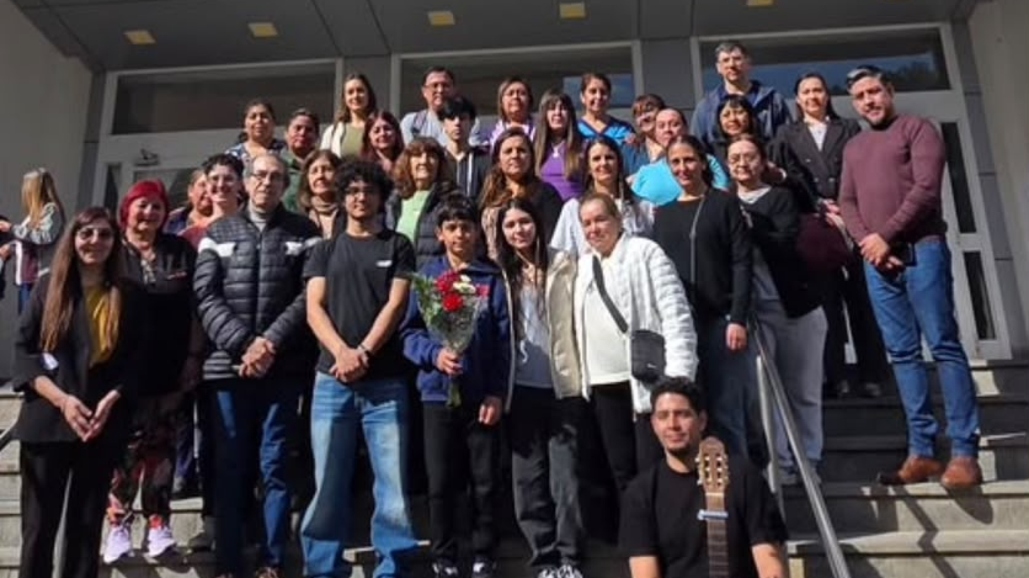 Emotivo homenaje en Comodoro: descubrieron una placa en memoria del doctor Pablo Ríos a un año de su fallecimiento