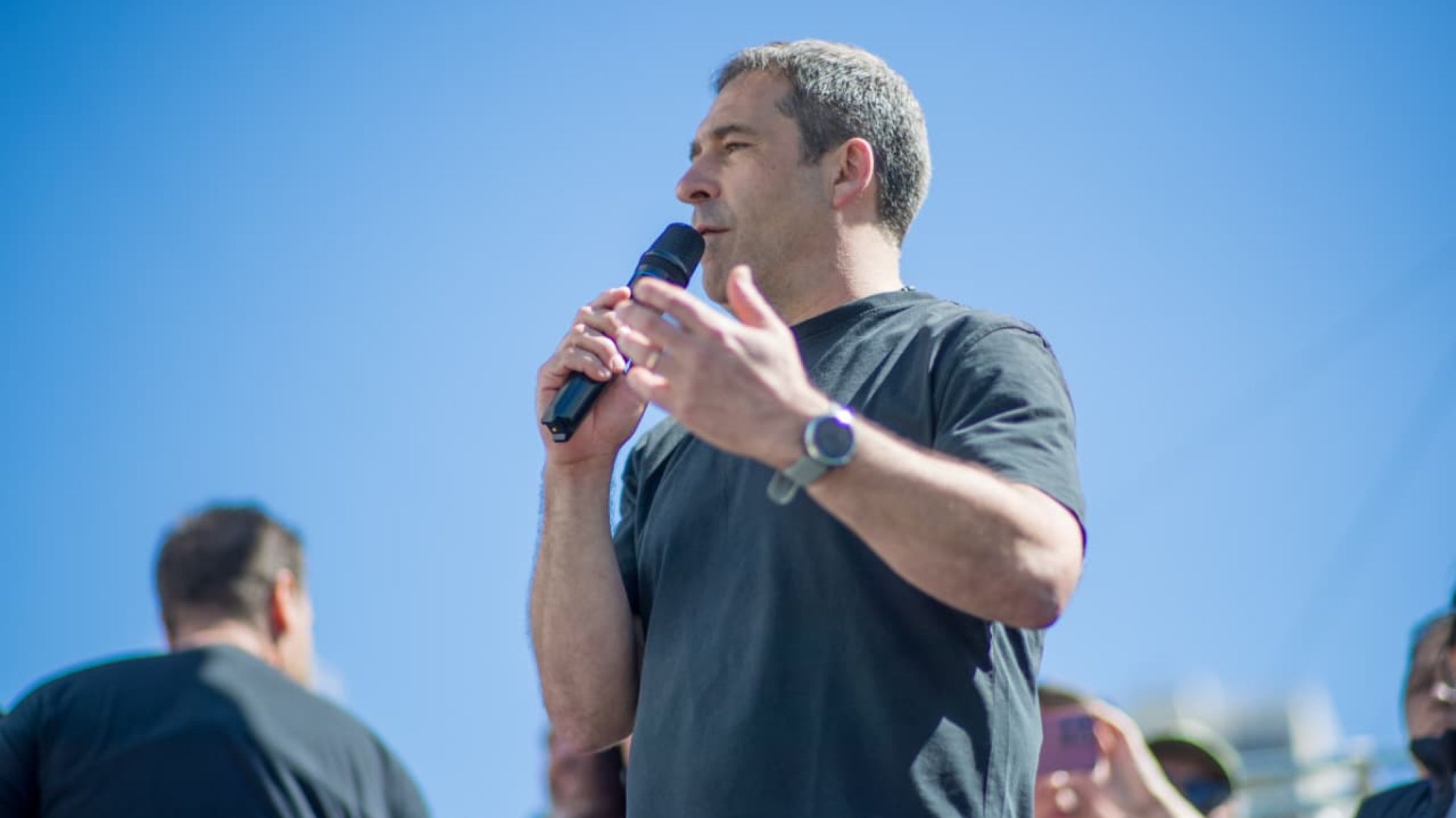 Luque convocó a un "peronismo unido que escuche a la gente que la está pasando mal" para recuperar el país y la provincia