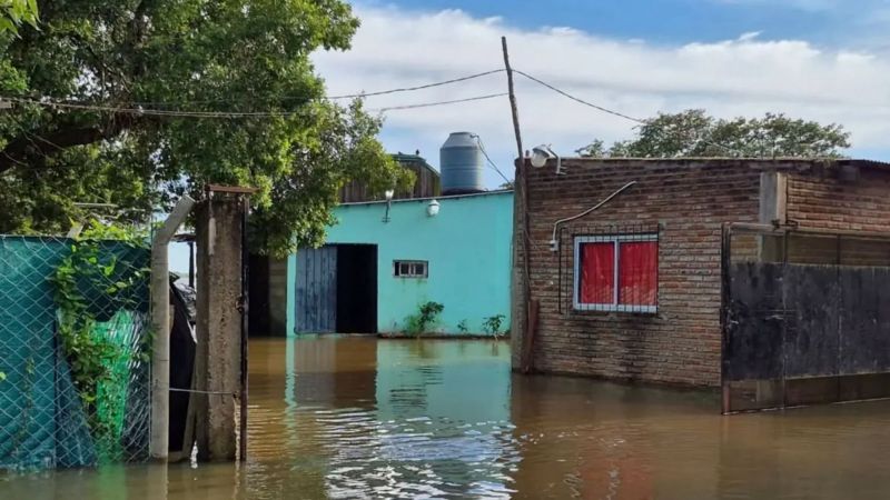 Alerta por la crecida del río Paraná en Corrientes: evacuaciones masivas y localidades en estado crítico