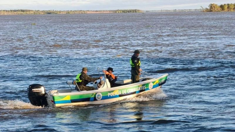 Drama en el río Paraná: buscan intensamente a dos peones rurales desaparecidos en la costa de Bella Vista