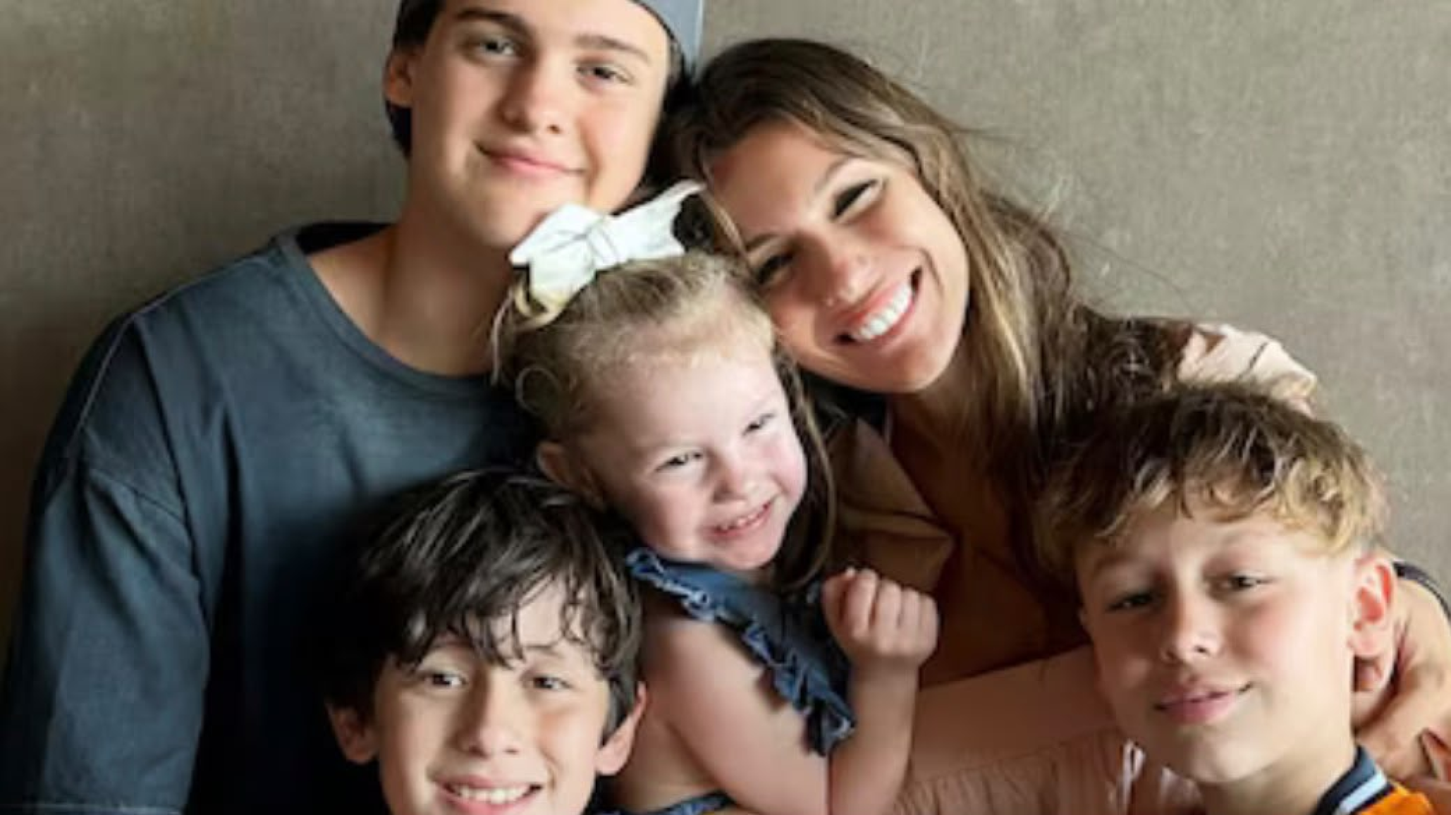 Pampita celebró el Día de la Madre junto a sus hijos y recibió un mensaje de García Moritán