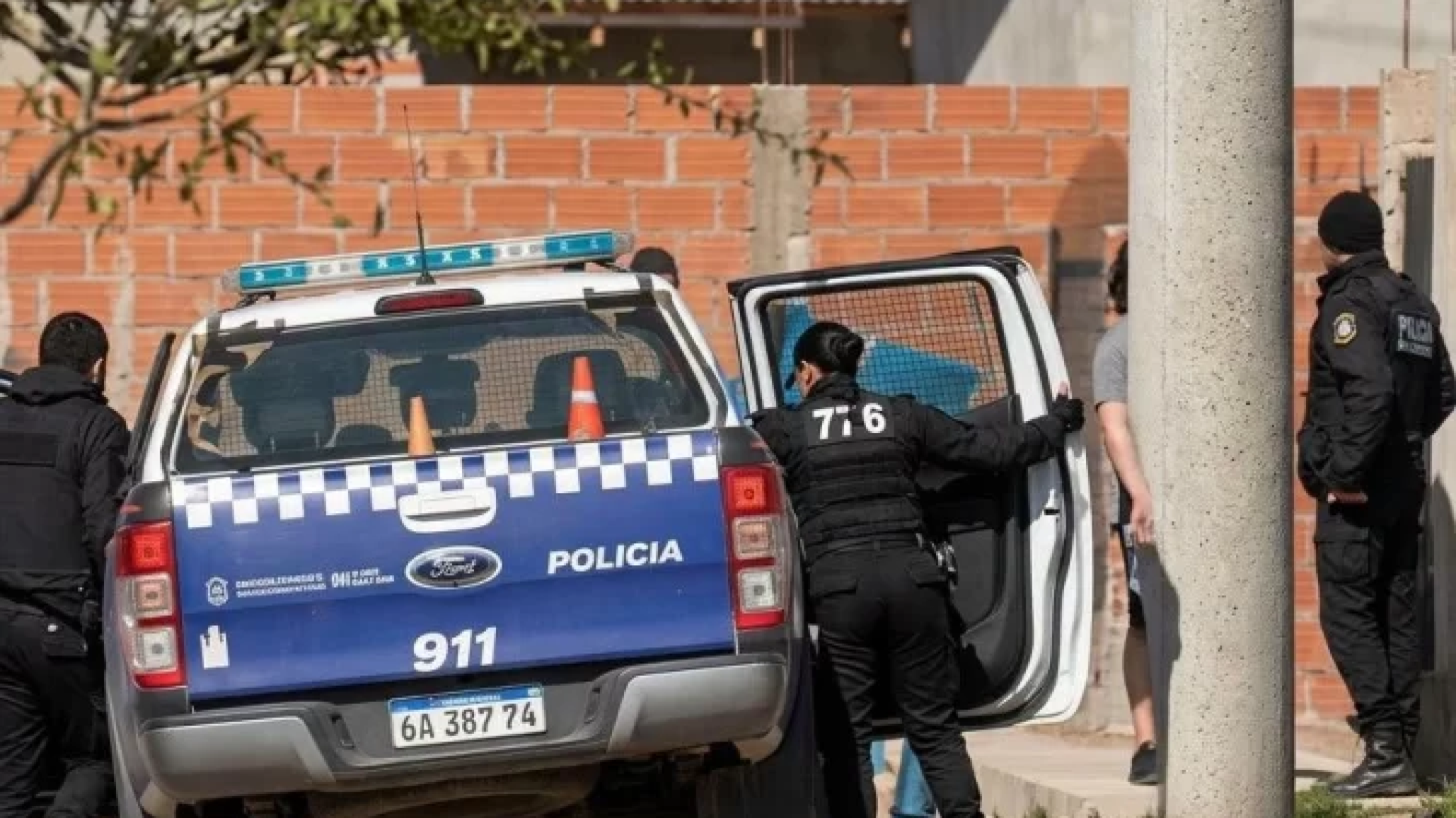 Un hombre de 31 años murió tras ser hallado con una herida de arma de fuego en la cabeza
