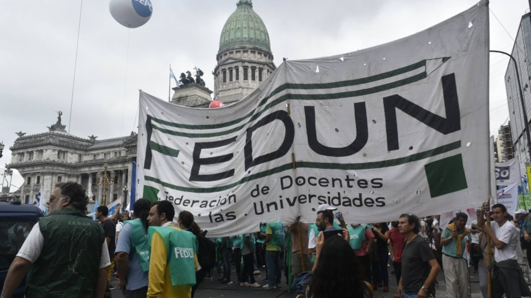 "Esto se está tornando insostenible": desde FEDUN plantean un paro general y una nueva marcha contra las políticas de Milei