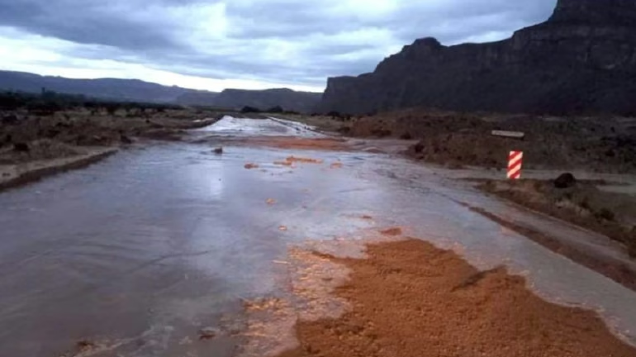 Alerta meteorol骻ica en Chubut: rige una advertencia amarilla, cierran tres rutas provinciales y se despliega un operativo de emergencia