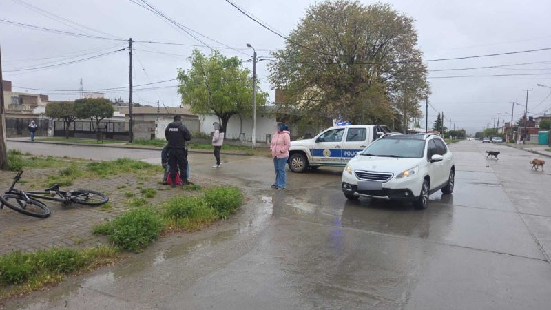 Comodoro: atropellaron a un hombre de 72 años en bicicleta y fue hospitalizado de urgencia