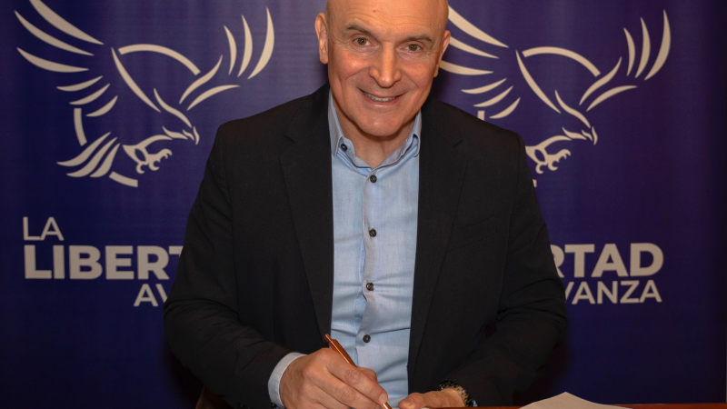 Procesaron a José Luis Espert por lavado de dinero y embargaron sus bienes por $1.000 millones