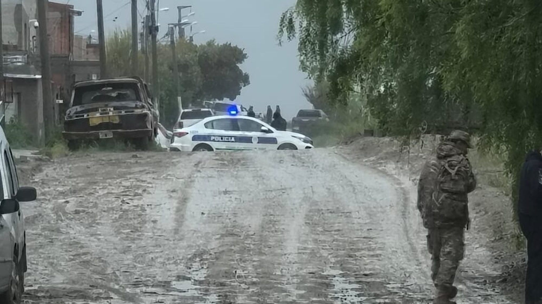 Operativo sorpresa en Palazzo: Cúpula de seguridad y Justicia Federal allanaron una vivienda en la calle Capitán González