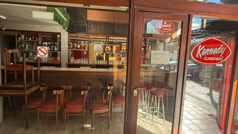 Volvió a abrir el histórico Café Kennedy en Comodoro