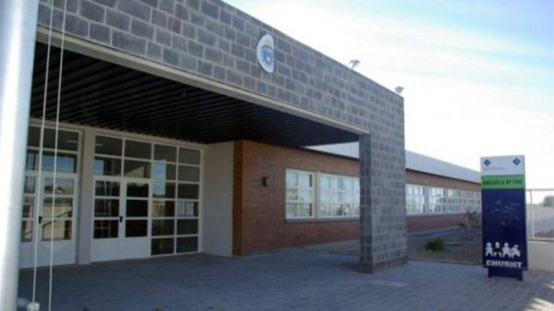 Puerto Madryn: un alumno de 14 años sacó un cuchillo de 30 centímetros y amenazó de muerte a directivos de una escuela