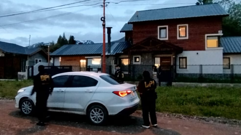 La casa del horror en Esquel: laboratorios, heladeras etiquetadas y la extraña vida del bioquímico negacionista