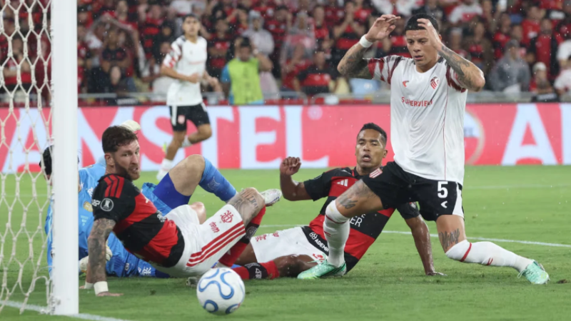 Flamengo exige un triunfo por 3-0 y cuestiona la habilitación de Marcos Rojo
