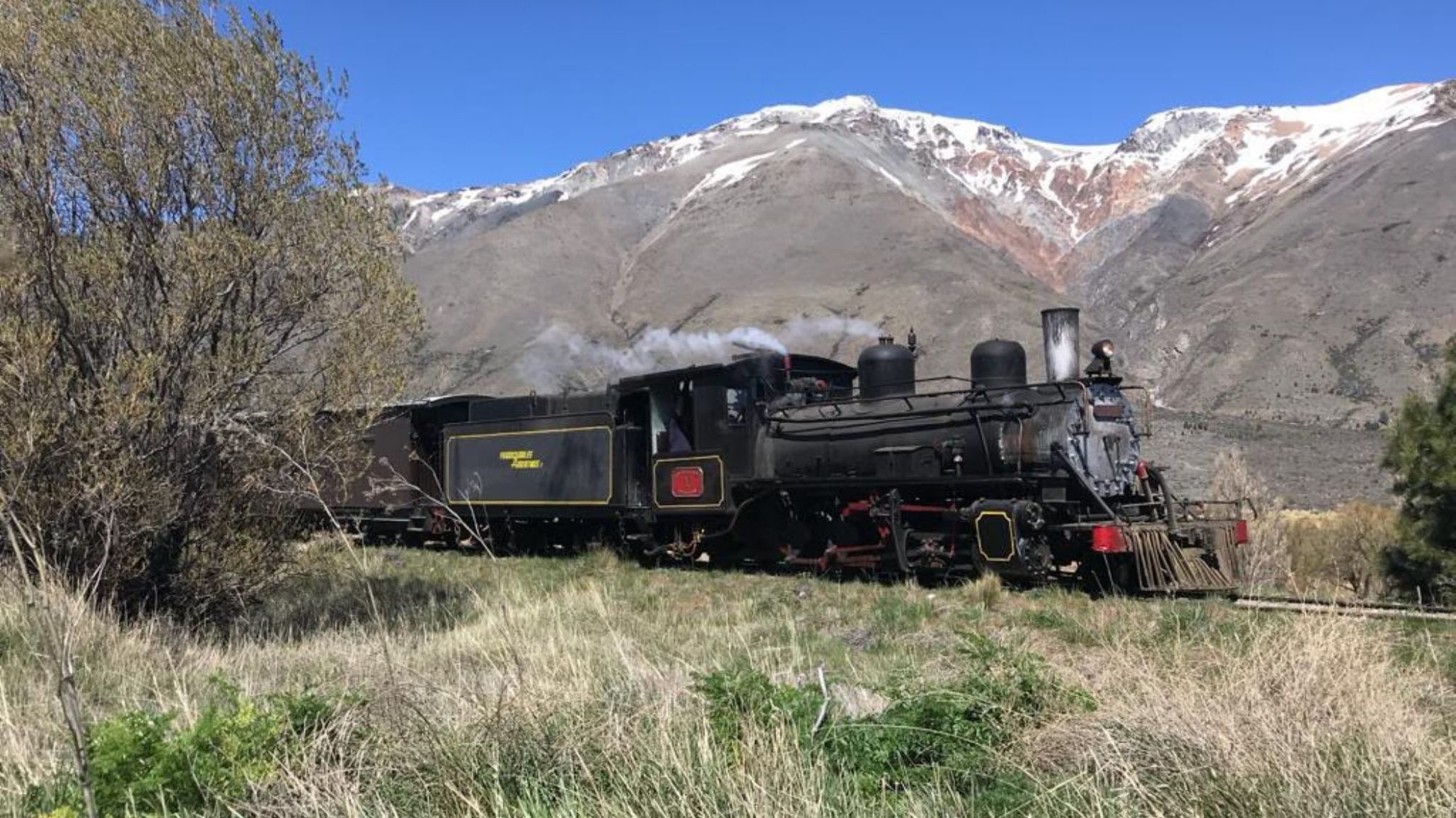 "La Trochita" ya trasladó a más de 3.000 pasajeros desde el inicio de la temporada de primavera