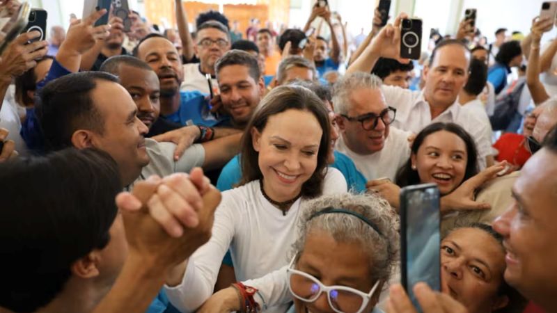 María Corina Machado regresó a Venezuela tras casi diez meses de exilio y desafía el escenario político