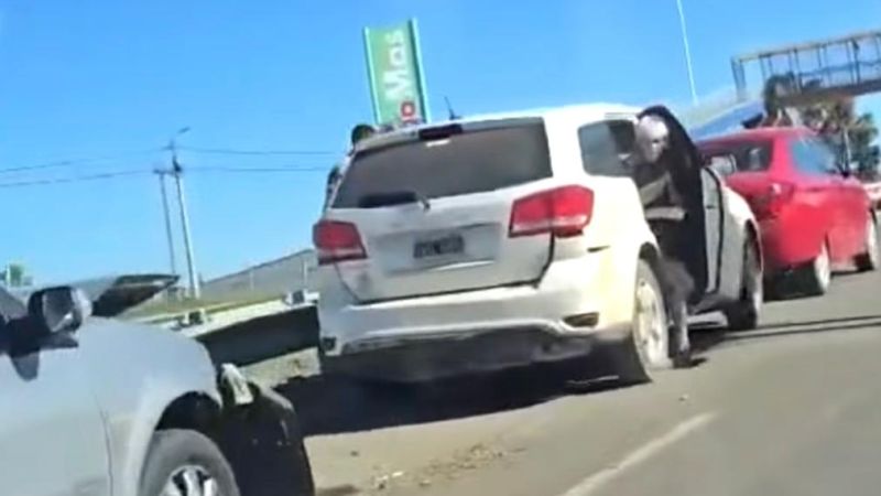 Choque en cadena sobre el puente de Km 4: tres vehículos involucrados