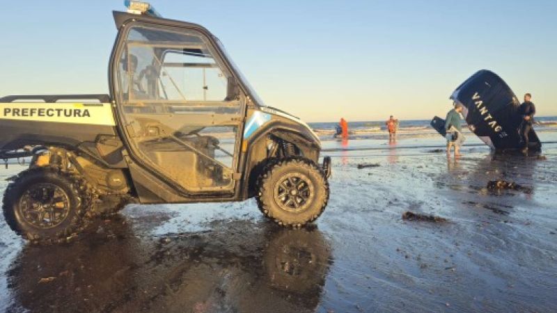 El viento lo dejó atrapado en el mar: Prefectura rescató a un kitesurfista en Rada Tilly