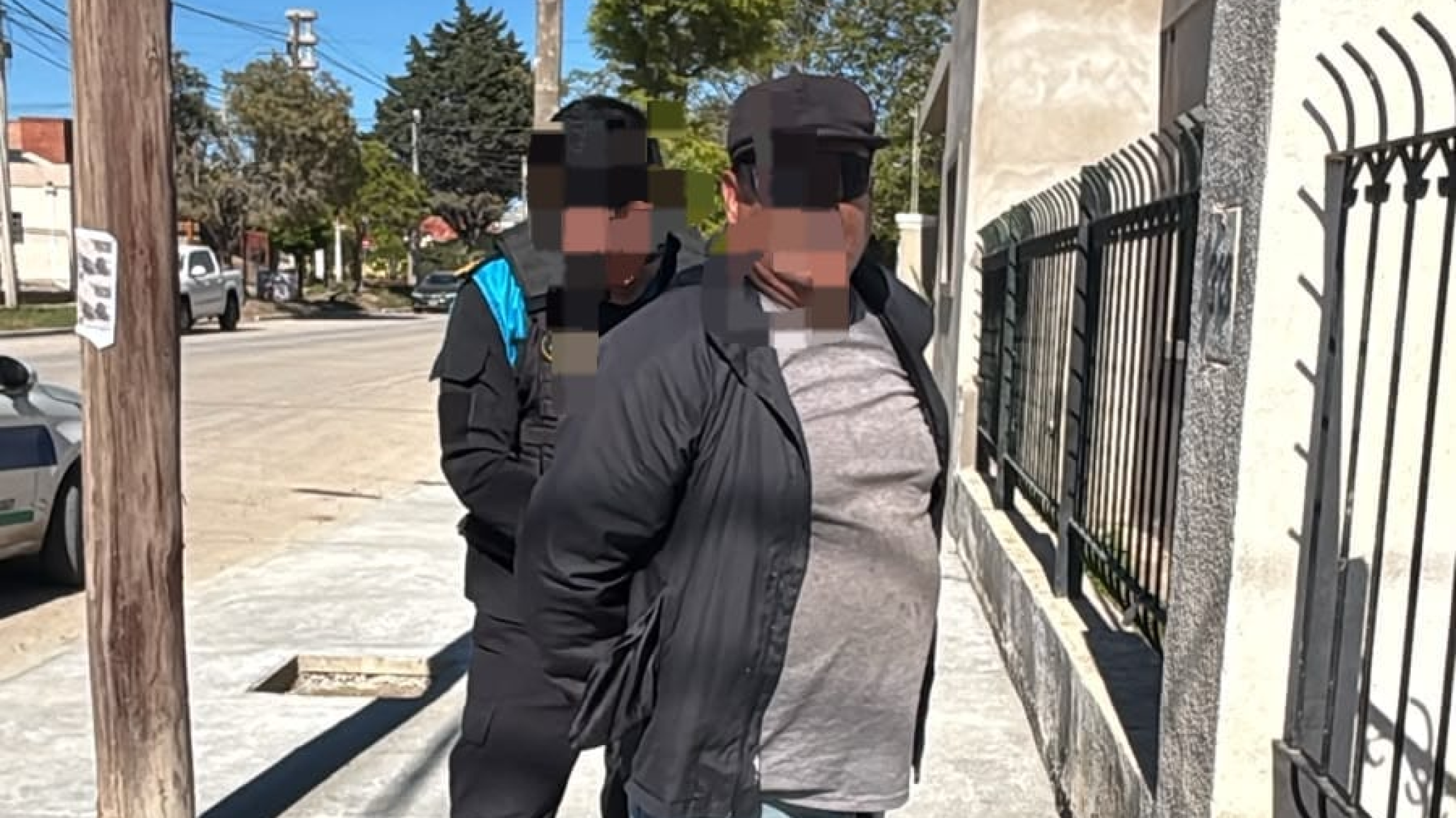 Acoso callejero en Madryn: demoraron a un hombre de 62 a駉s acusado de perseguir con los pantalones bajos a una mujer