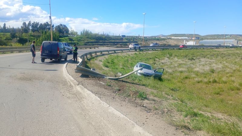 Choque en la rotonda de las rutas 3 y 26: un conductor circulaba sin registro ni seguro