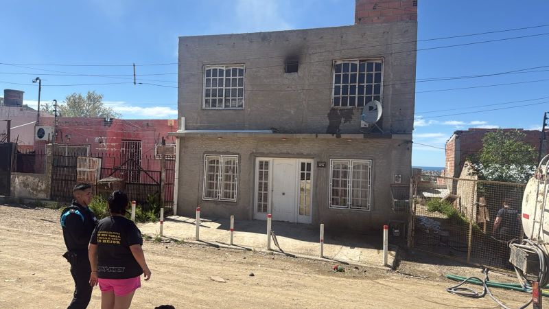 Falla eléctrica en zona norte: un incendio afectó el segundo piso de una vivienda