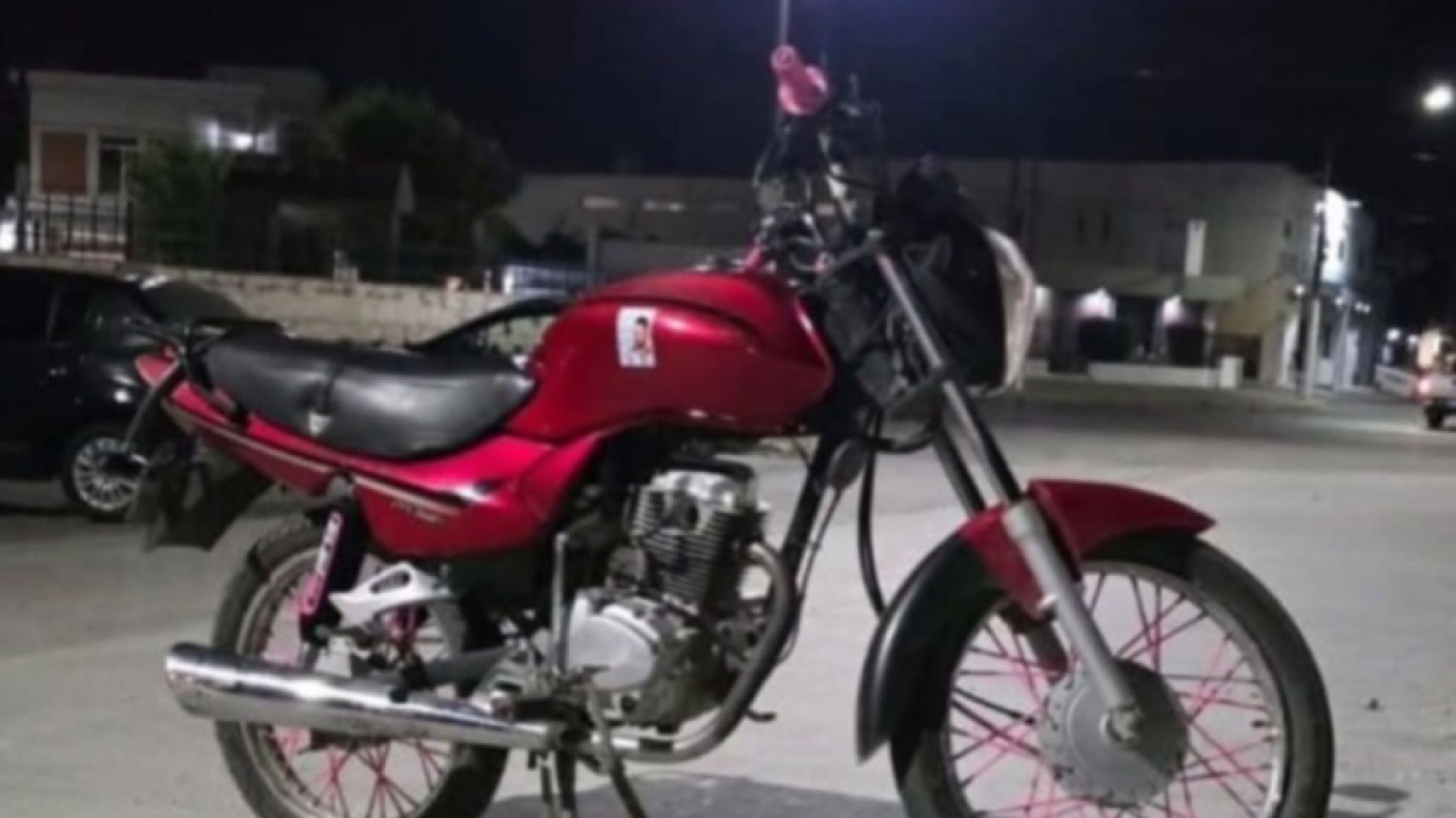 Le robaron la moto en Caleta Olivia y pide ayuda para poder recuperarla