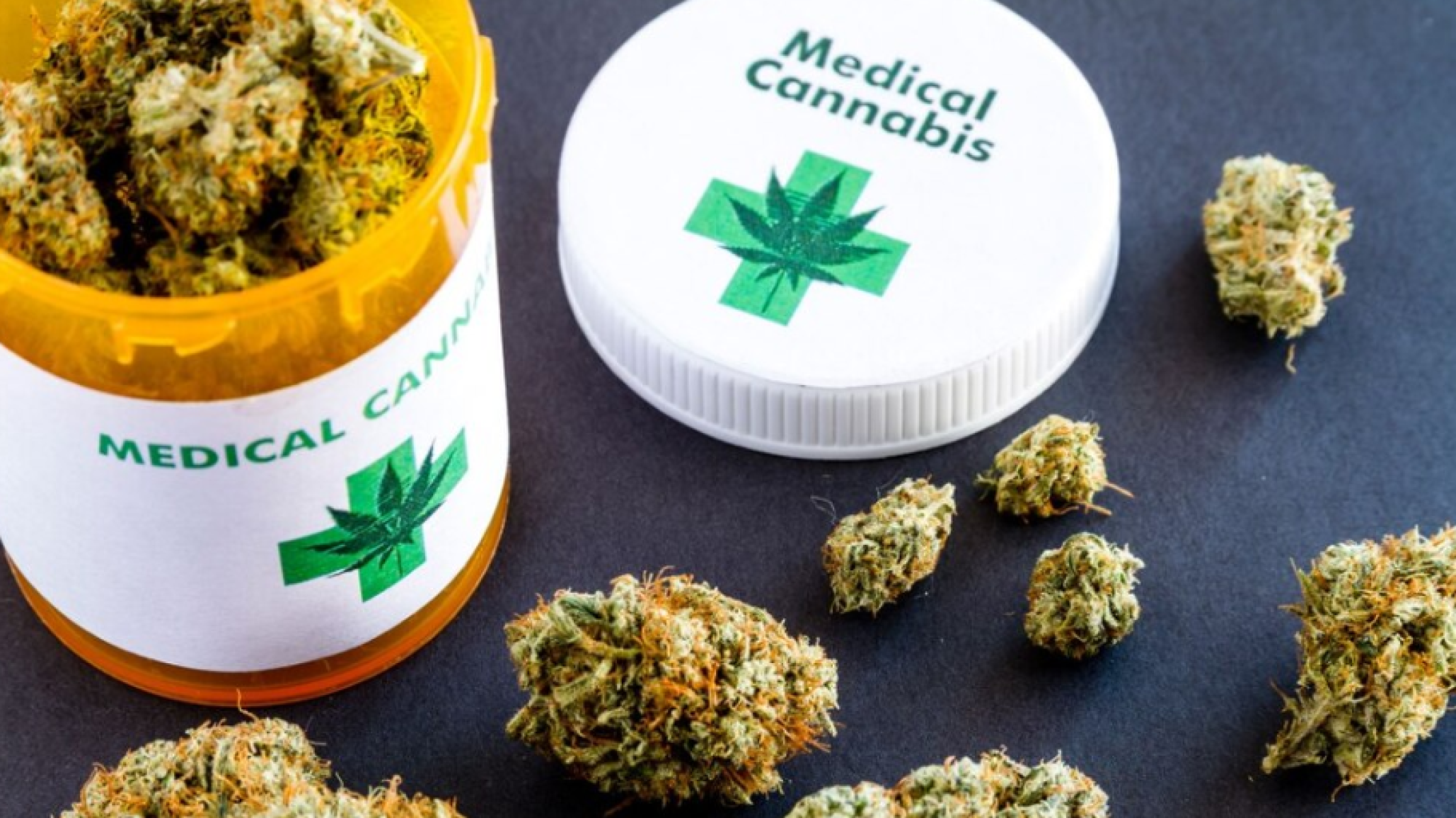 Chubut será la primera provincia del país donde se podrán comprar "cogollos" en las farmacias, pero con receta médica.