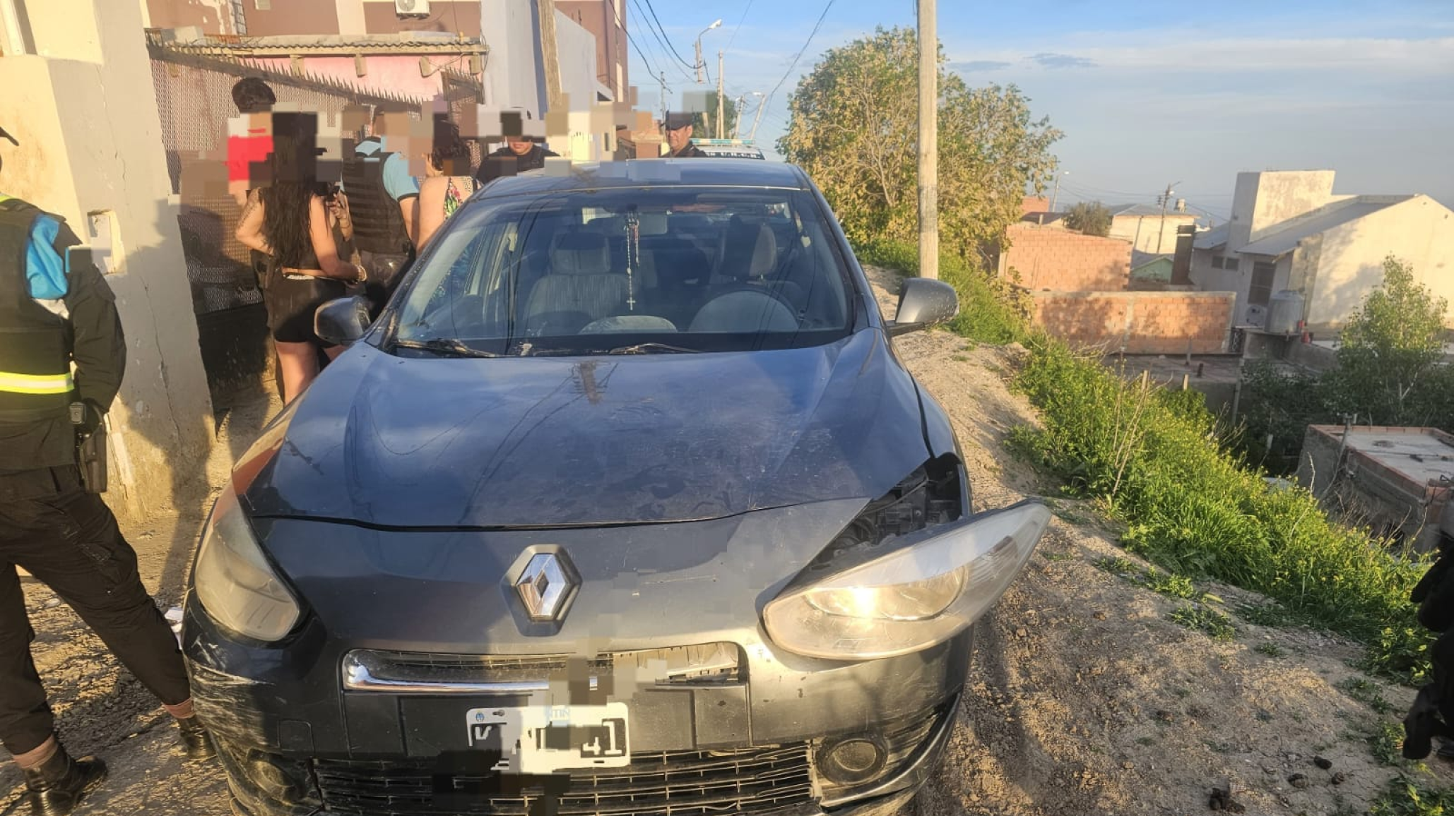 Evadió un control policial en Comodoro, casi atropelló a los efectivos y terminó detenido tras una persecución