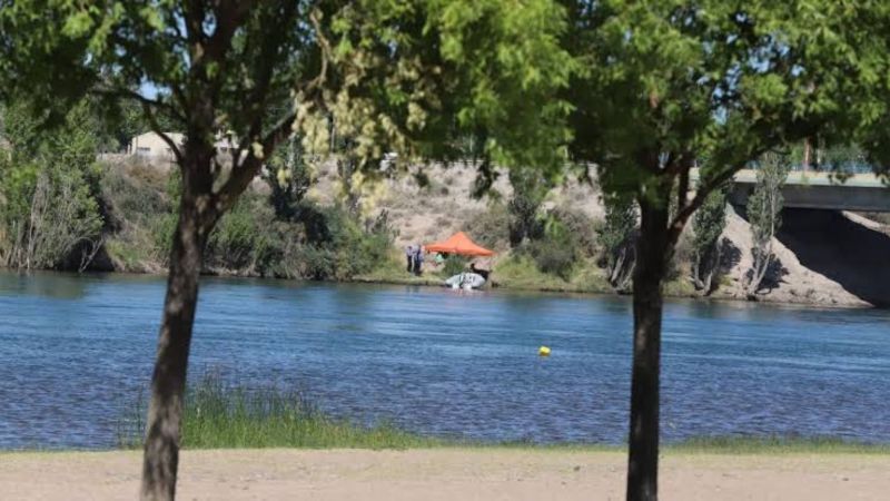 Hallaron un cuerpo flotando en el río Limay frente a Balsa Las Perlas: investigan las causas de la muerte
