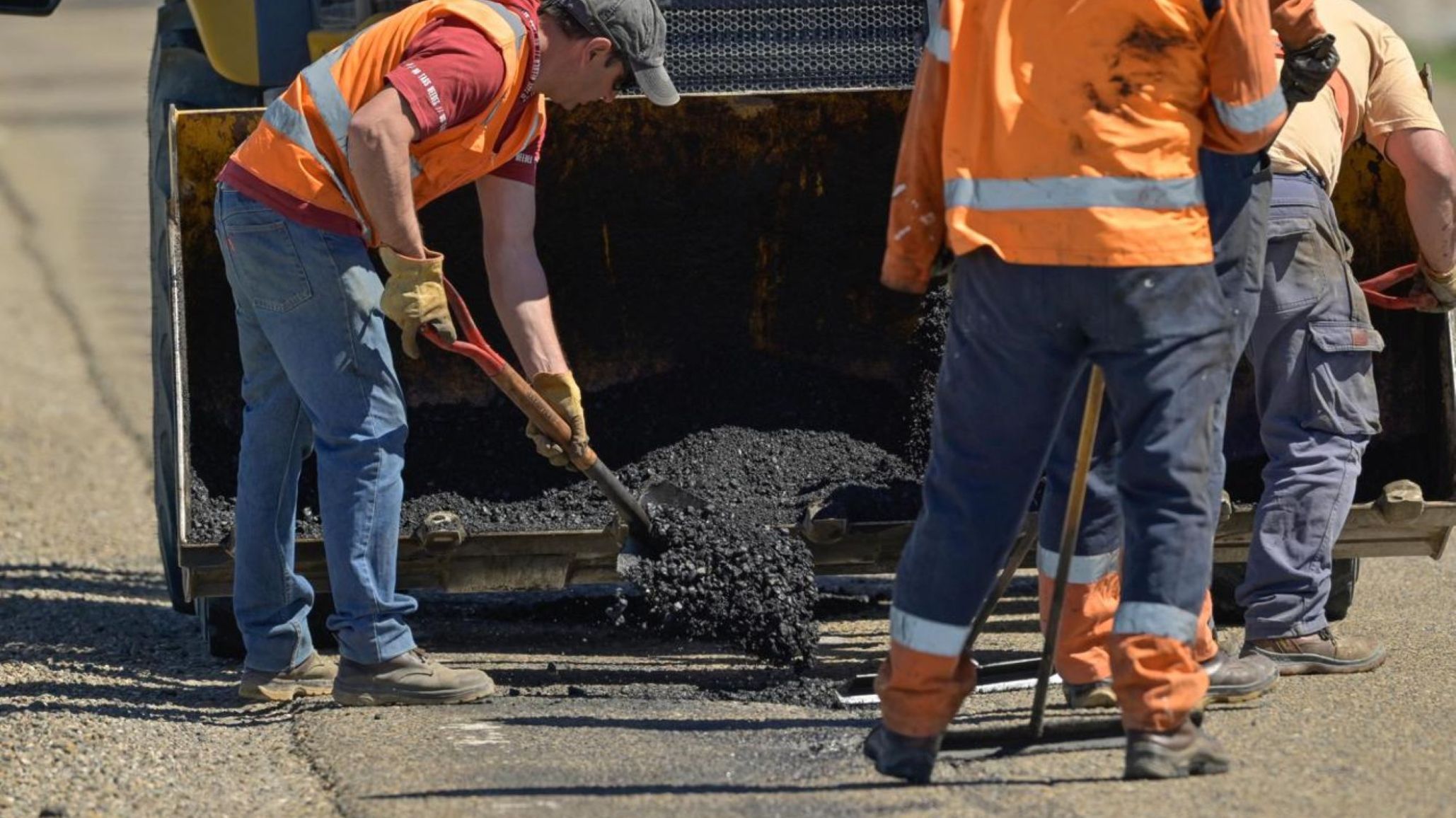 Tras el reclamo de Torres, Vialidad Nacional comenzó a reparar la Ruta 3 entre Comodoro Rivadavia y Garayalde