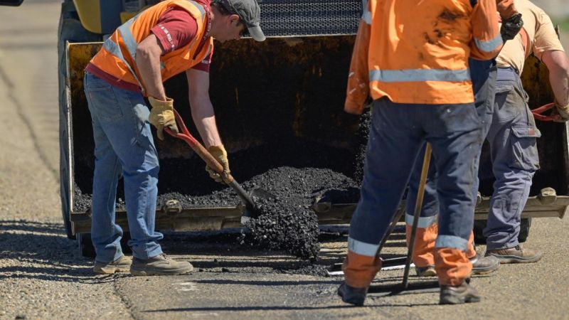 Tras el reclamo de Torres, Vialidad Nacional comenzó a reparar la Ruta 3 entre Comodoro Rivadavia y Garayalde