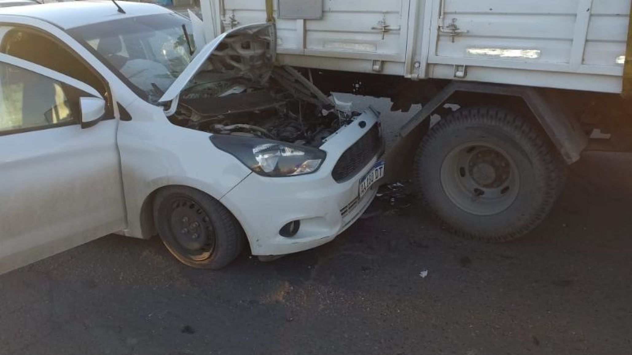 Un hombre tomó un relajante, iba manejando y eso le habría hecho perder el control de su vehículo
