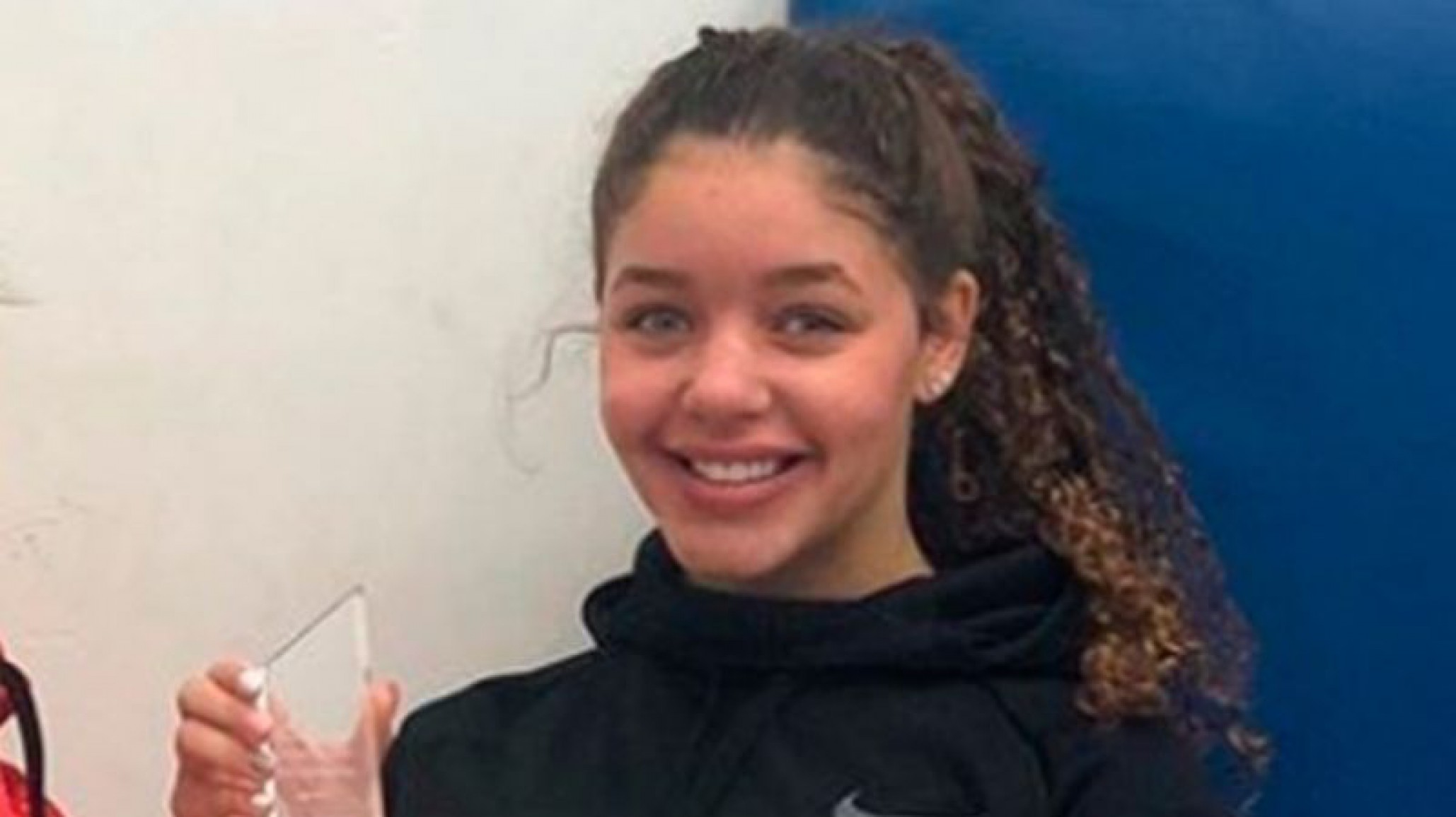 Ganó una competencia de natación, pero la descalificaron por usar un traje de baño muy ajustado