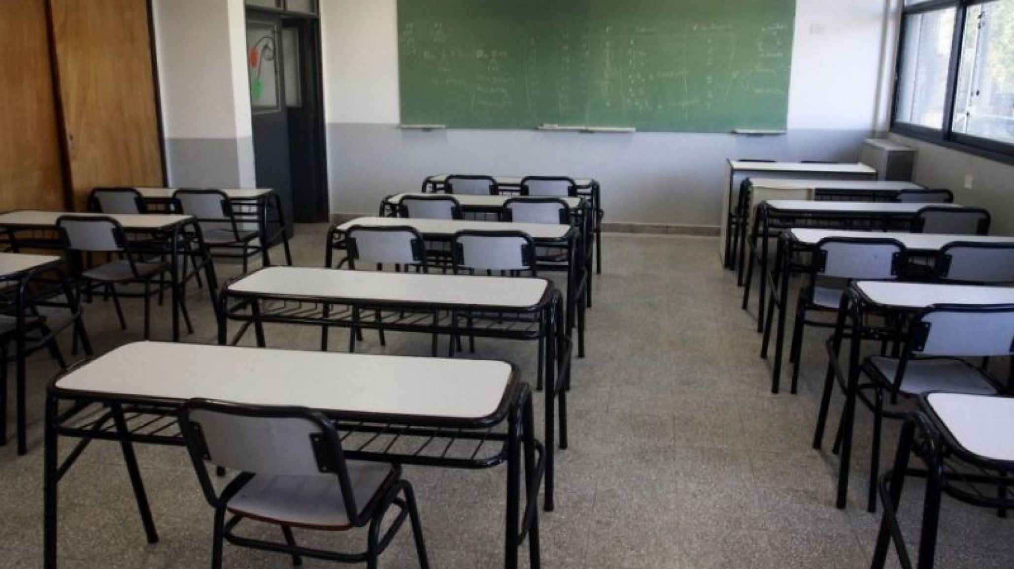 El ministro de Educación anunció que se extenderá la suspensión de clases