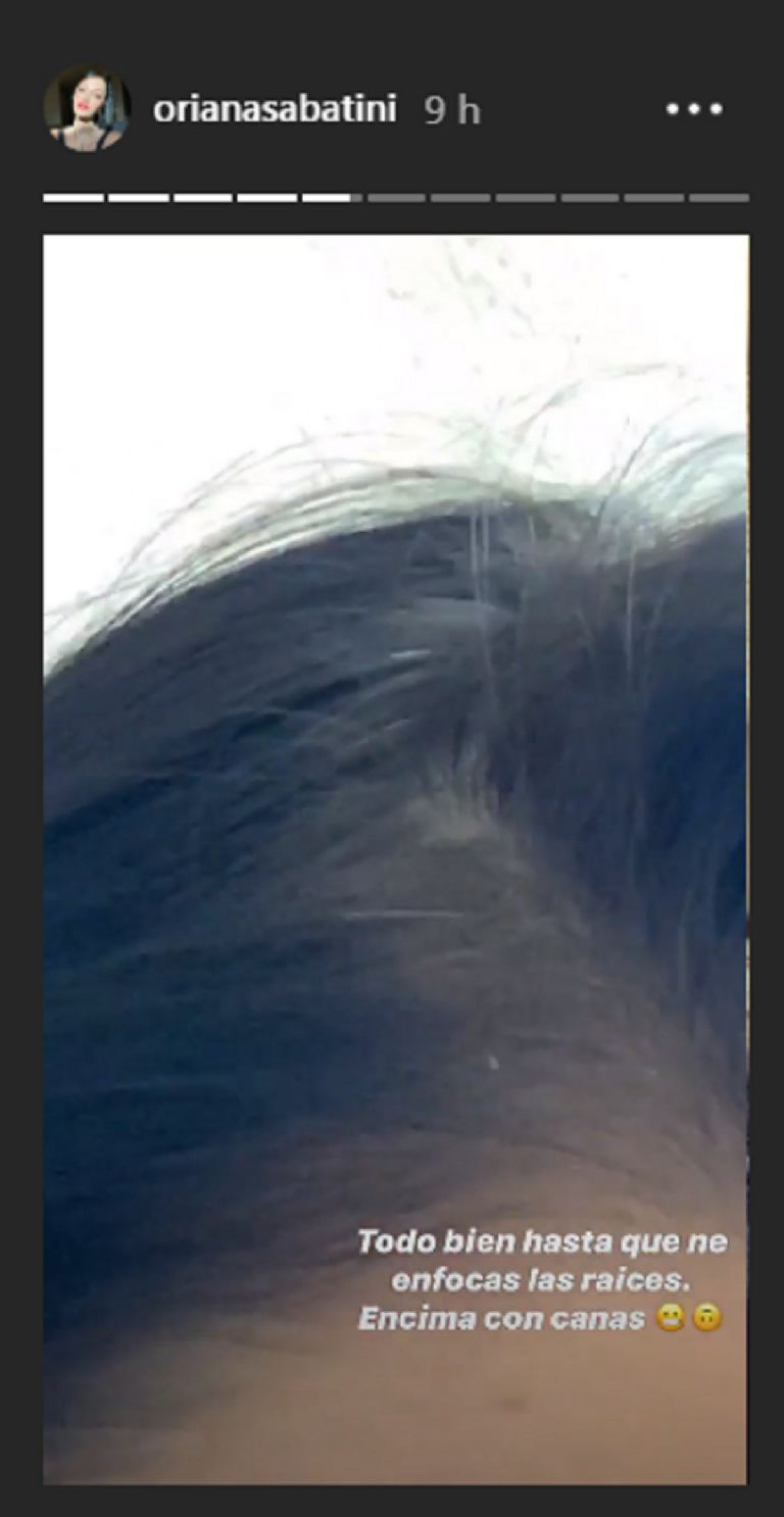 No se salva ni Oriana Sabatini: la cantante mostró las raíces crecidas y sus canas