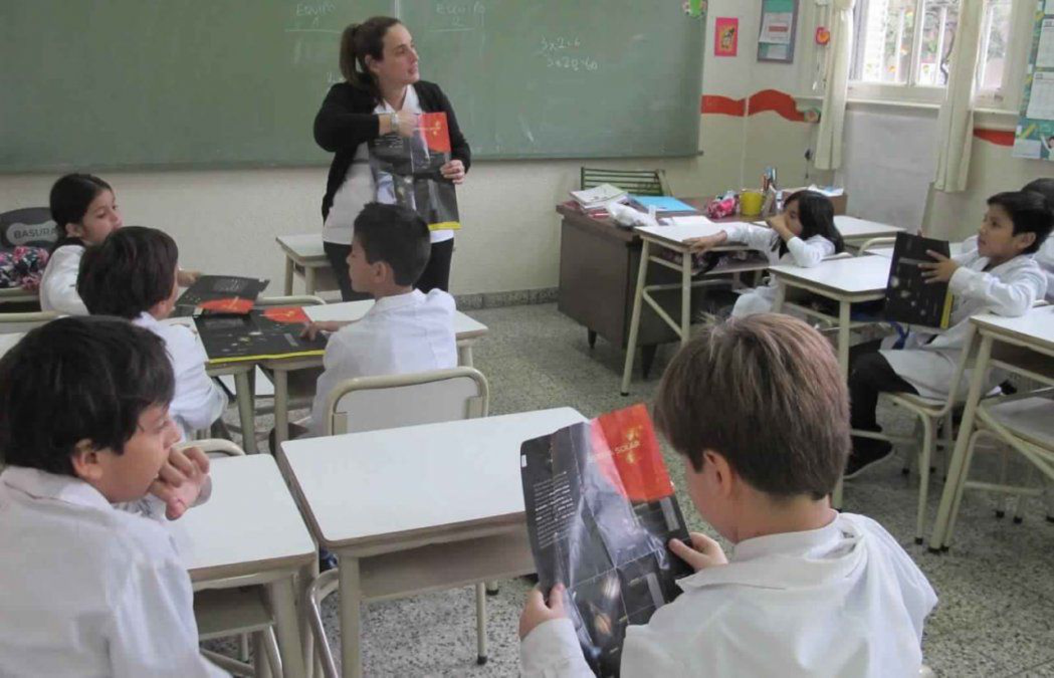 Alumnos regresan a clases de forma ”mixta” y sin nota