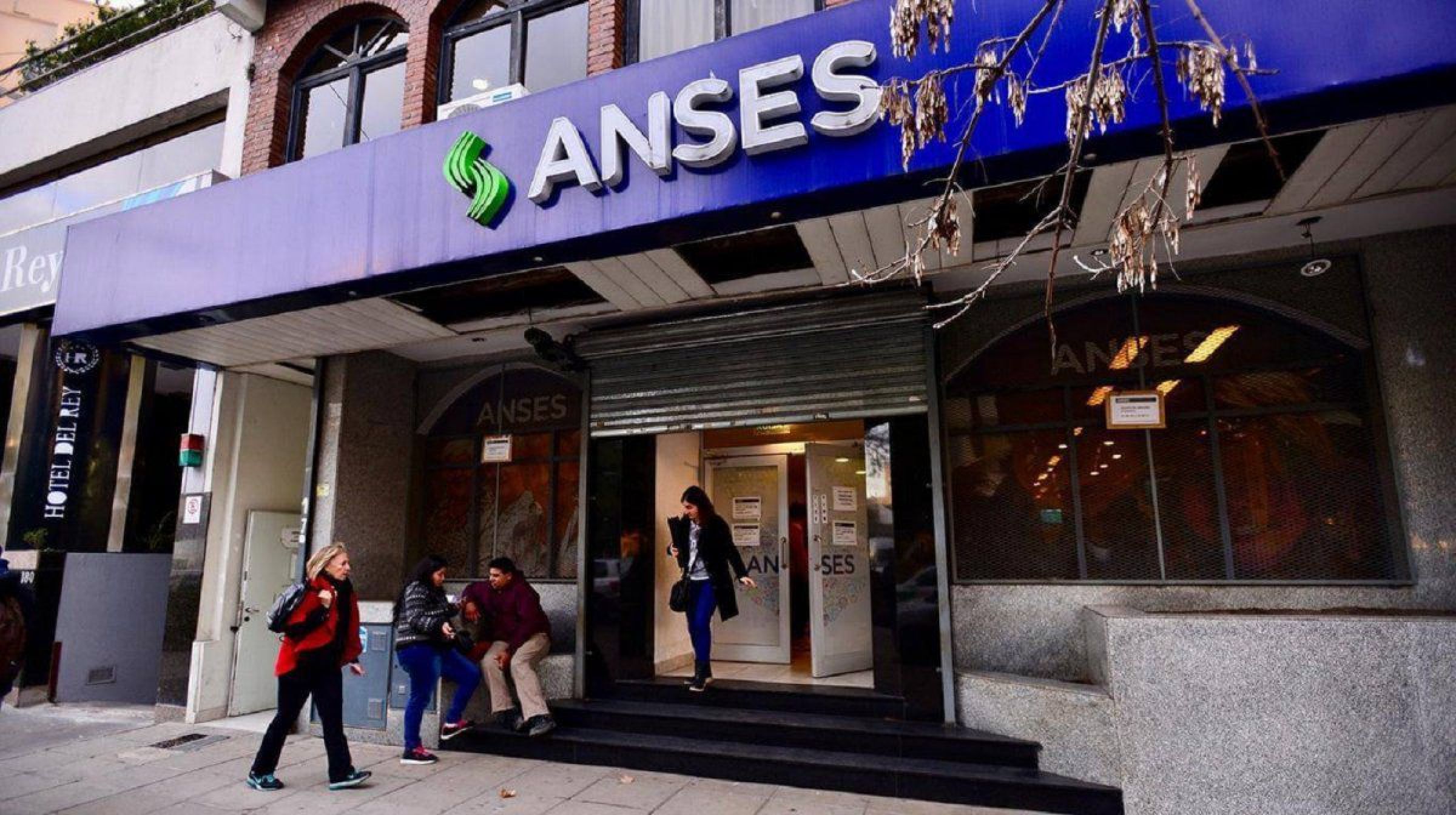 Habrá medio aguinaldo en junio para jubilados y pensionados