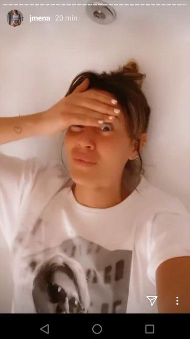 Jimena Barón entró a la habitación de Daniel Osvaldo y se tentó con lo que encontró