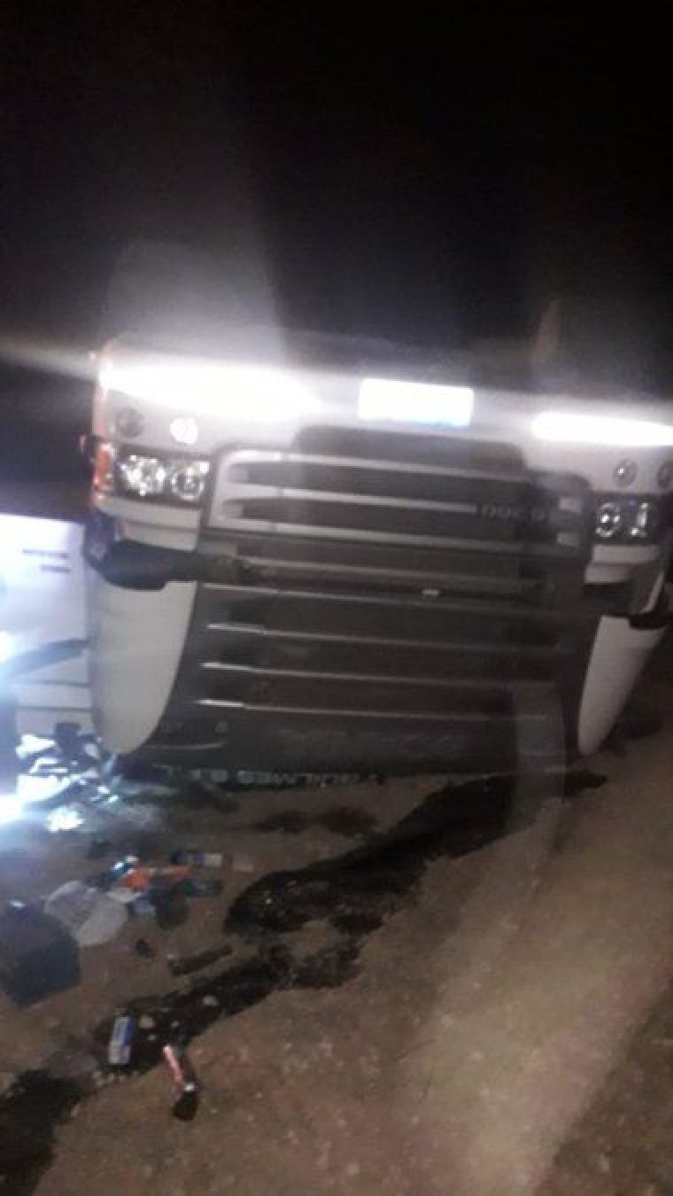 Dos personas murieron en el acto en un brutal choque frontal