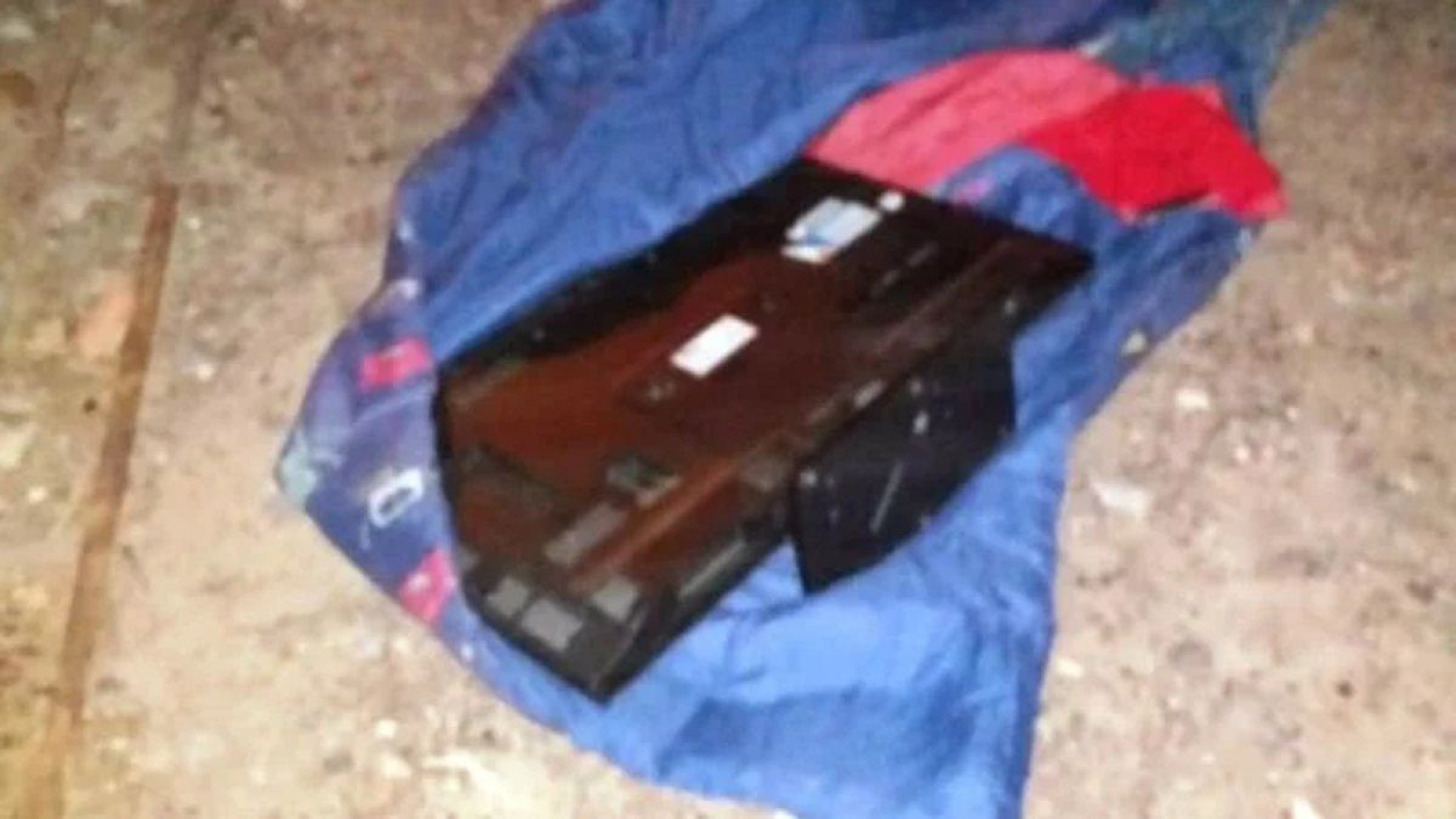 Salió a robar con su hija de dos años en brazos