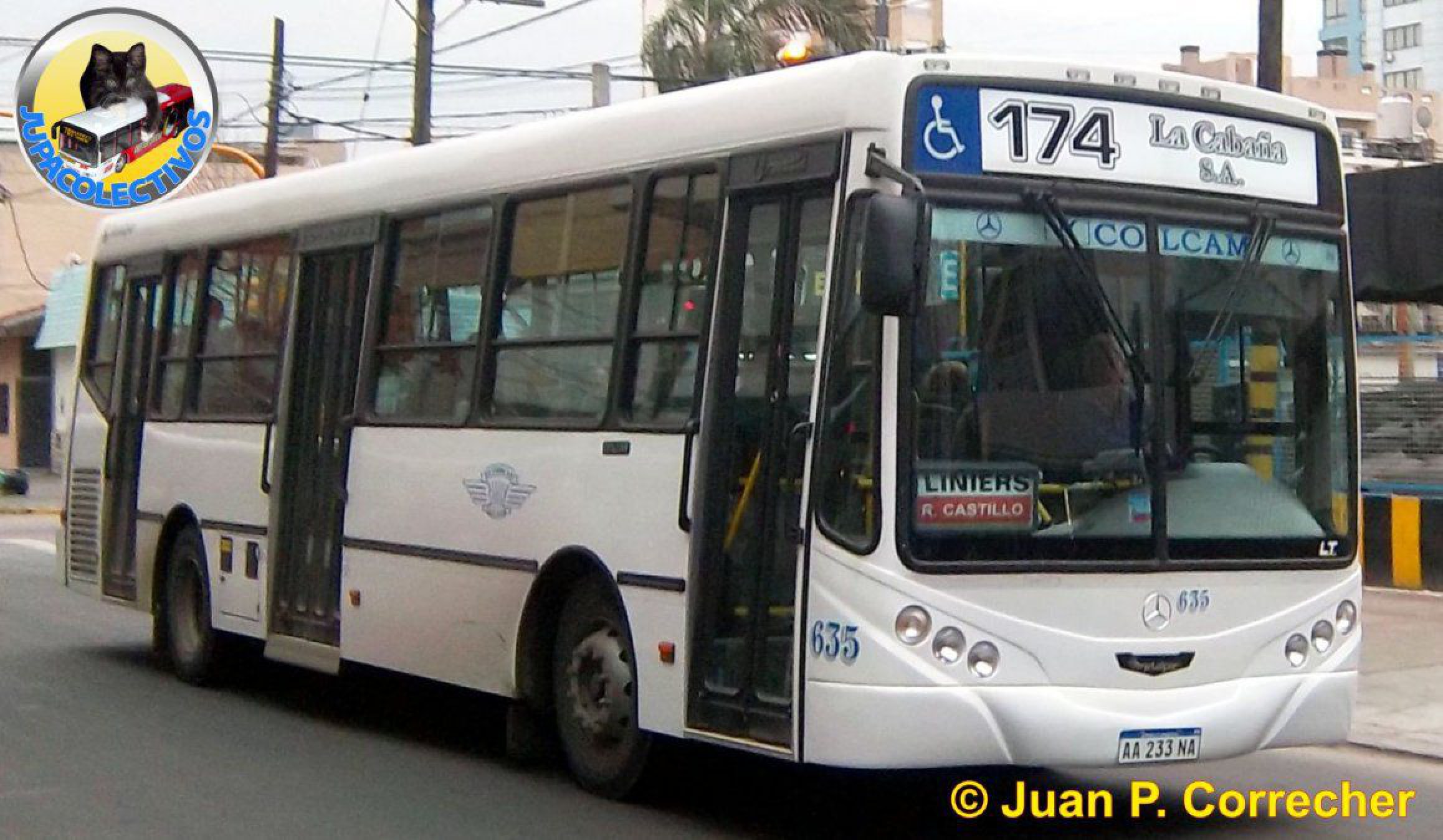 Ladrón armado asaltó a todo un colectivo