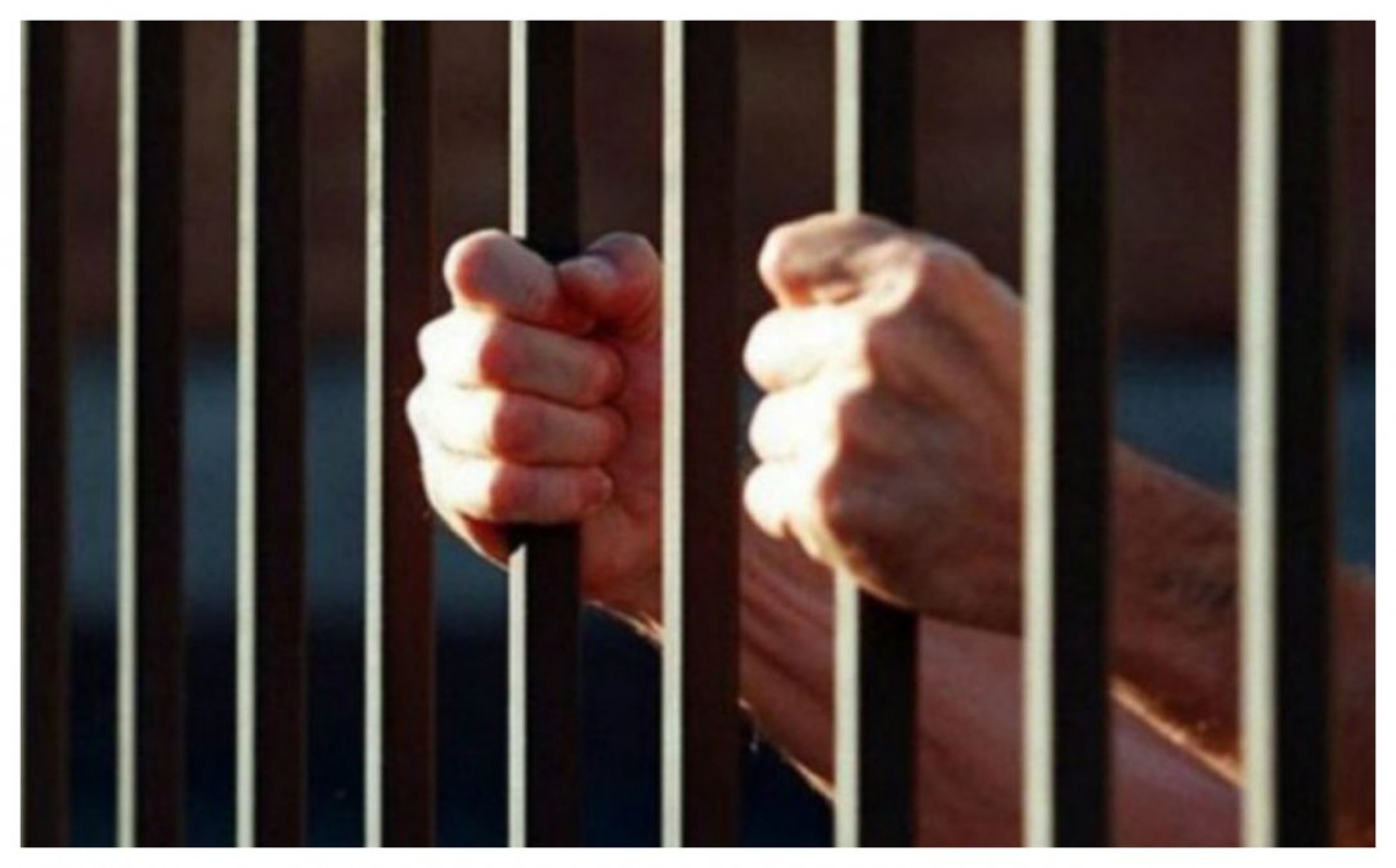 Con la imagen de yeso de una virgen intentó matar a su esposa: “Te voy a reventar la cabeza”