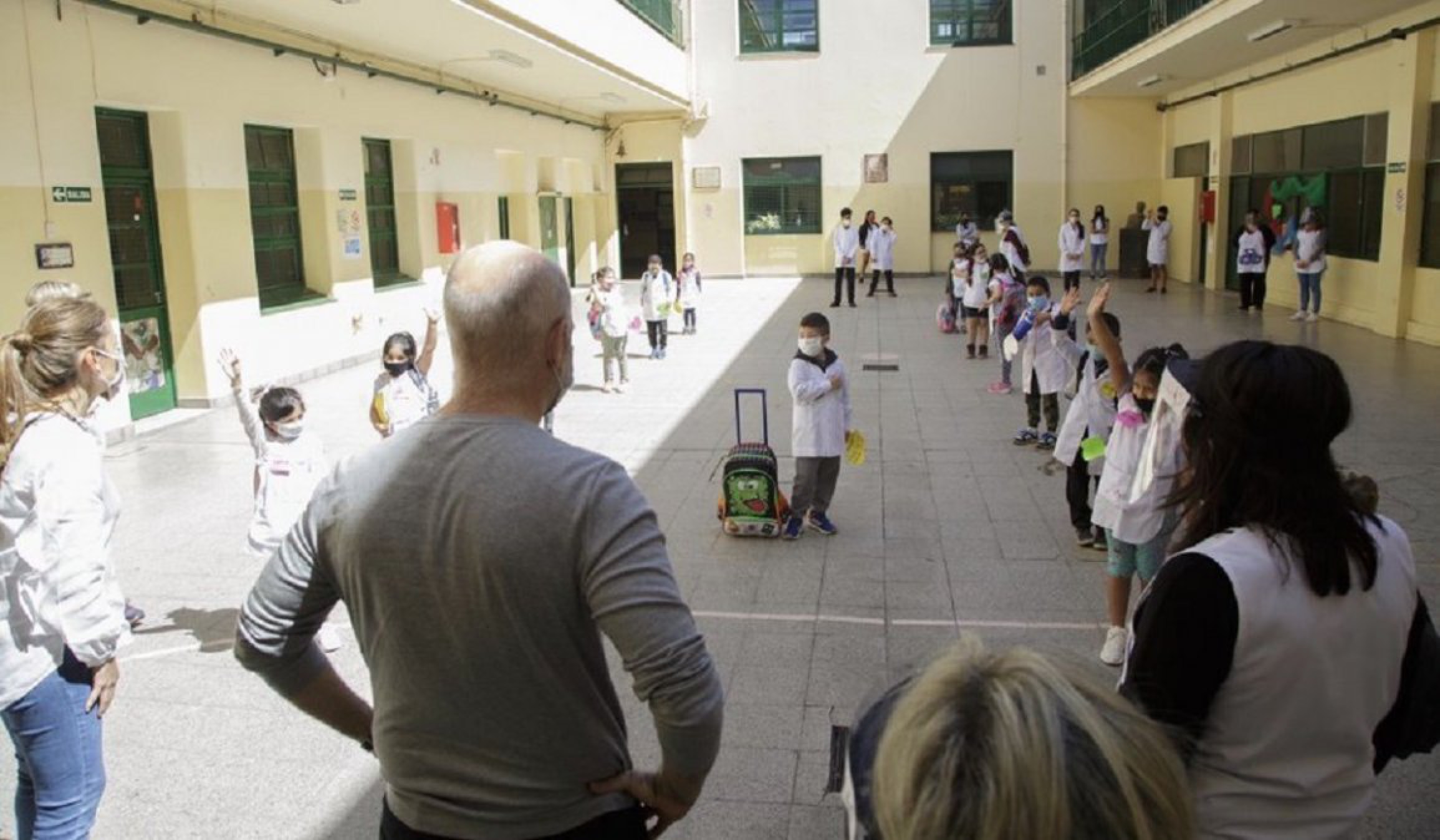 Horacio Larreta y las clases presenciales: ”Es nuestra prioridad garantizarles su continuidad educativa”