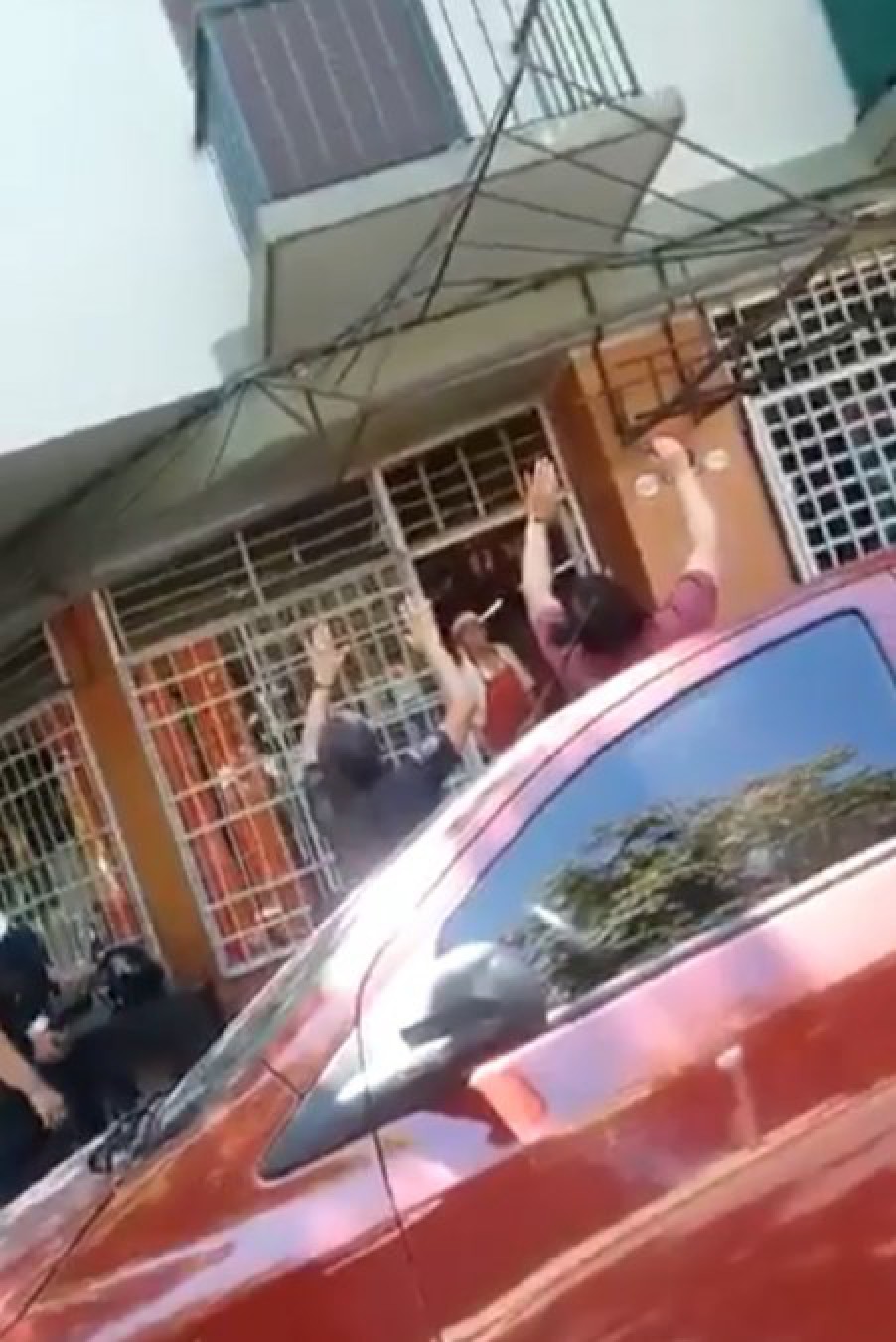 Quiso suicidarse por falta de trabajo y un policía lo rescató