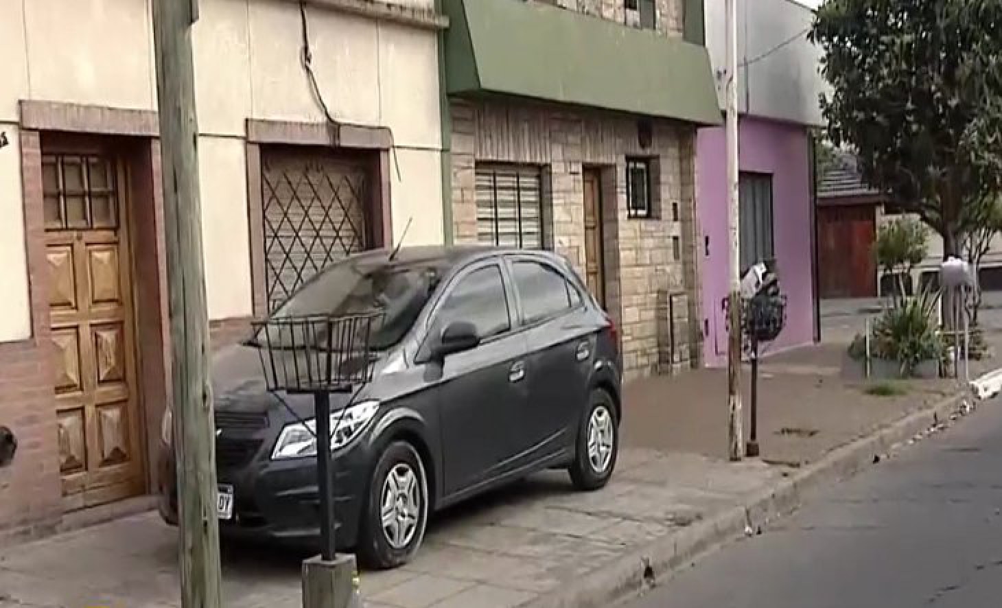 Delincuentes mataron a un policía que visitaba a su mamá