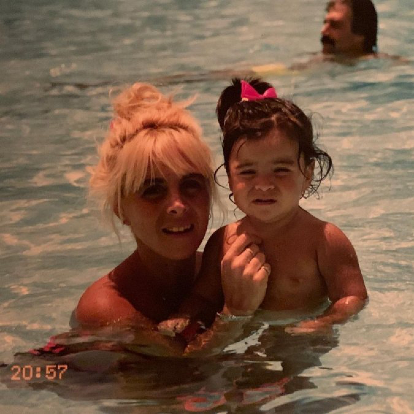 El lado más íntimo de Gianina Maradona y Claudia Villafañe en un mensaje