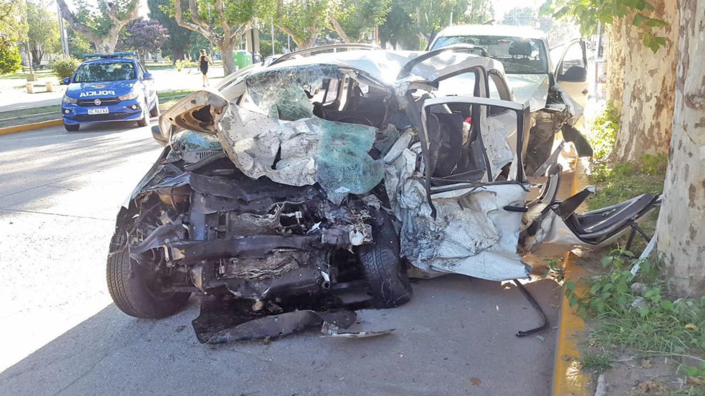 Dos personas murieron en un fuerte accidente en la Ruta 8